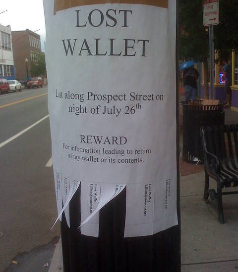 lost wallet sign